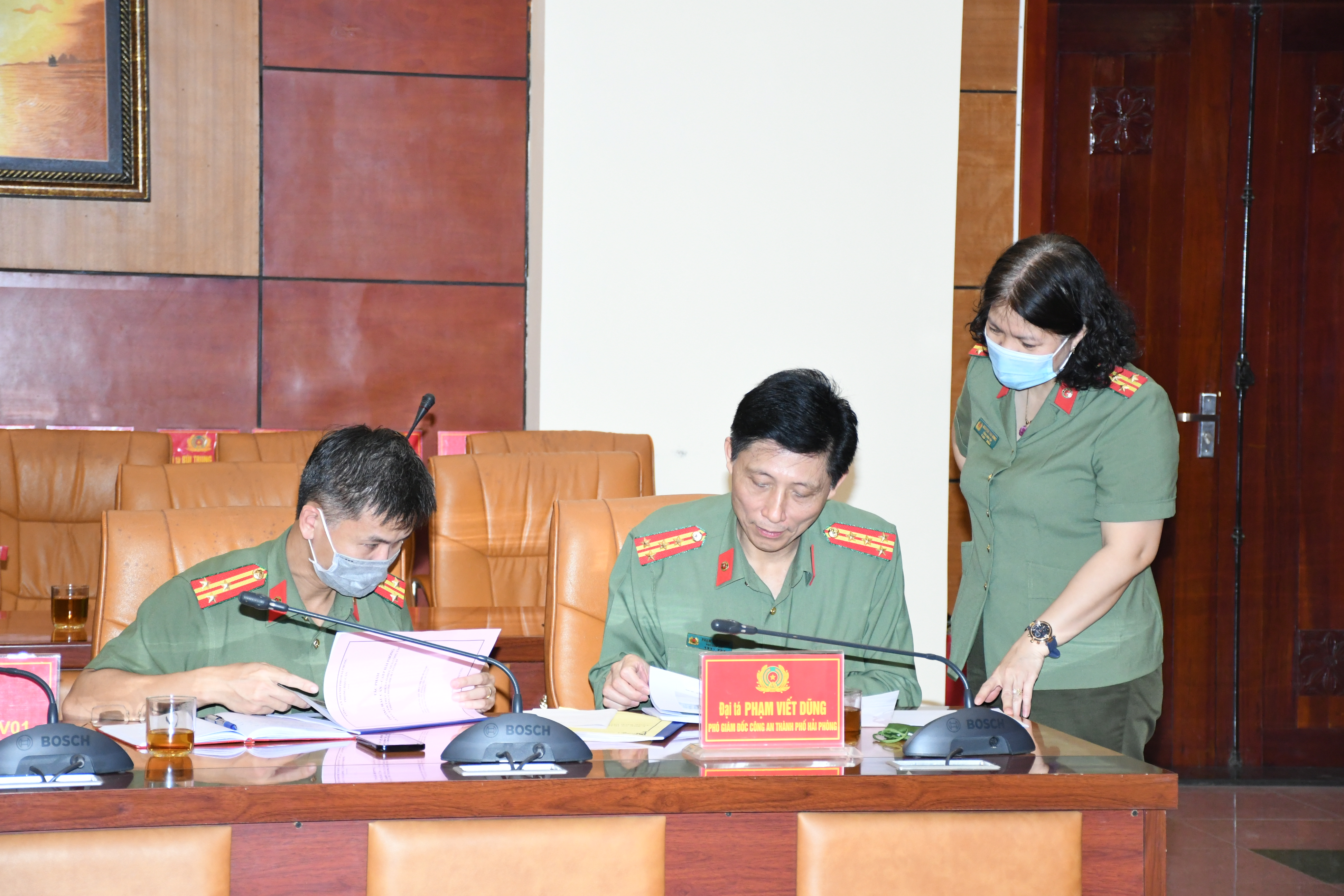 Lan tỏa hình ảnh đẹp người chiến sĩ Công an Hải Phòng trên tuyến đầu chống dịch